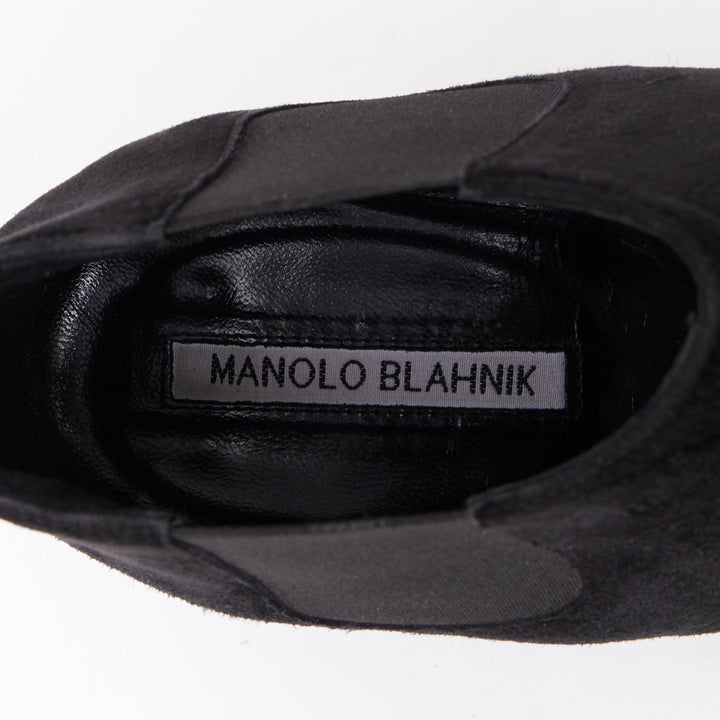 MANOLO BLAHNIK Vintage black suede pointy toes mid heel booties EU39.5