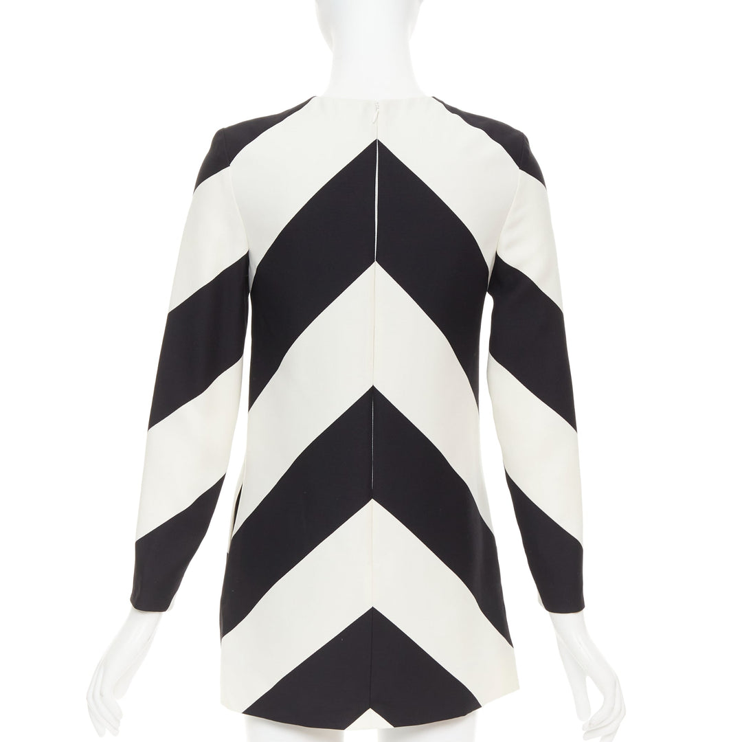 VALENTINO 2023 Strhype Crepe Couture cream black wool chevron dress IT36 XXS