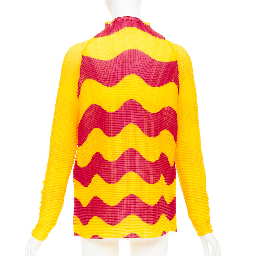 rare ISSEY MIYAKE Pleats Please graphic yellow red wave plisse hi neck top JP2 M