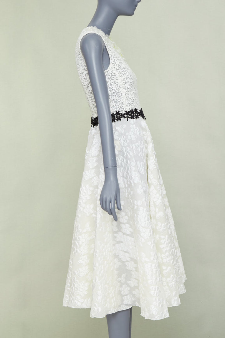 GIAMBATTISTA VALLI ivory floral cloque lace body sleeveless bridal dress IT40 S