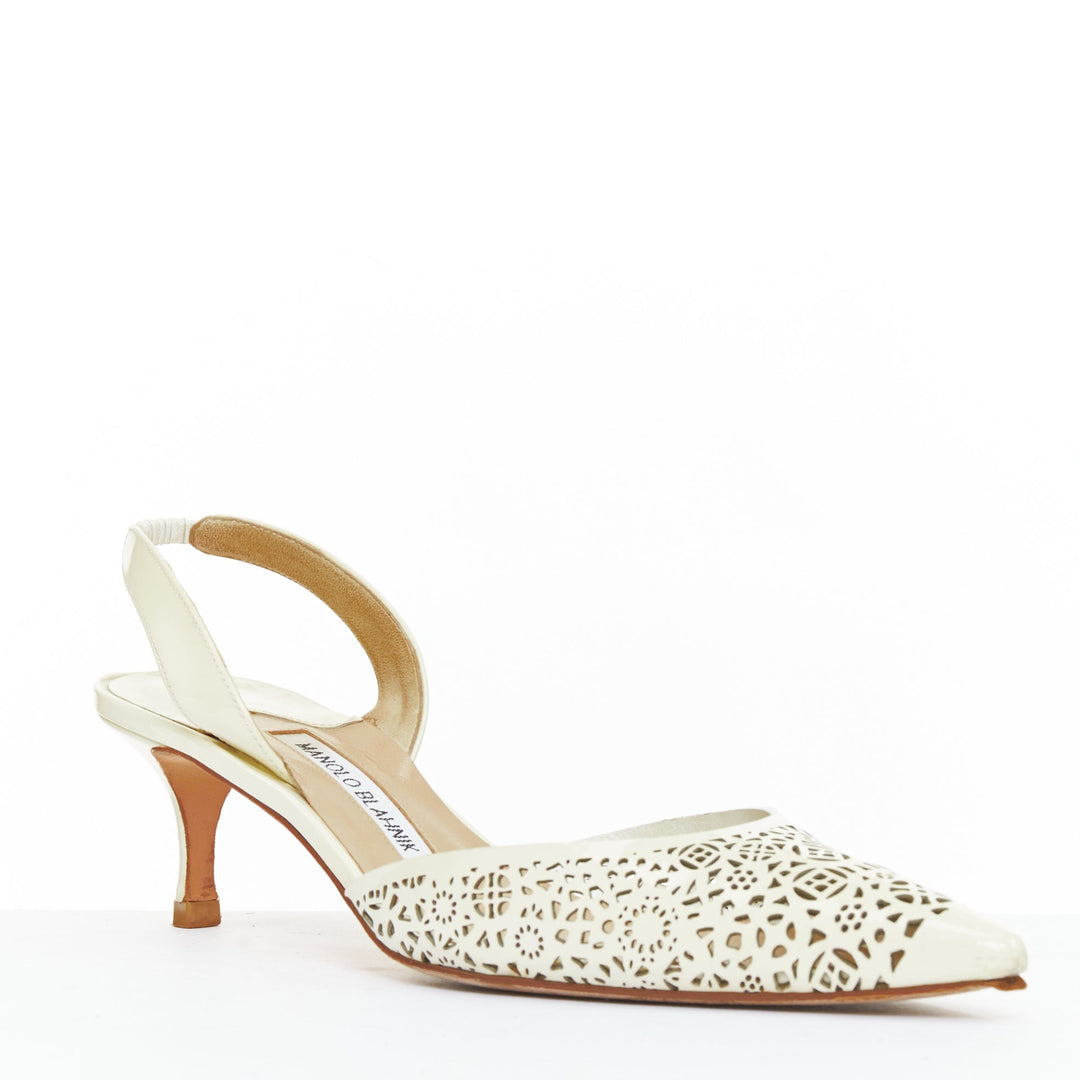MANOLO BLAHNIK BB70 cream patent leather laser cut slingback kitten pump EU39