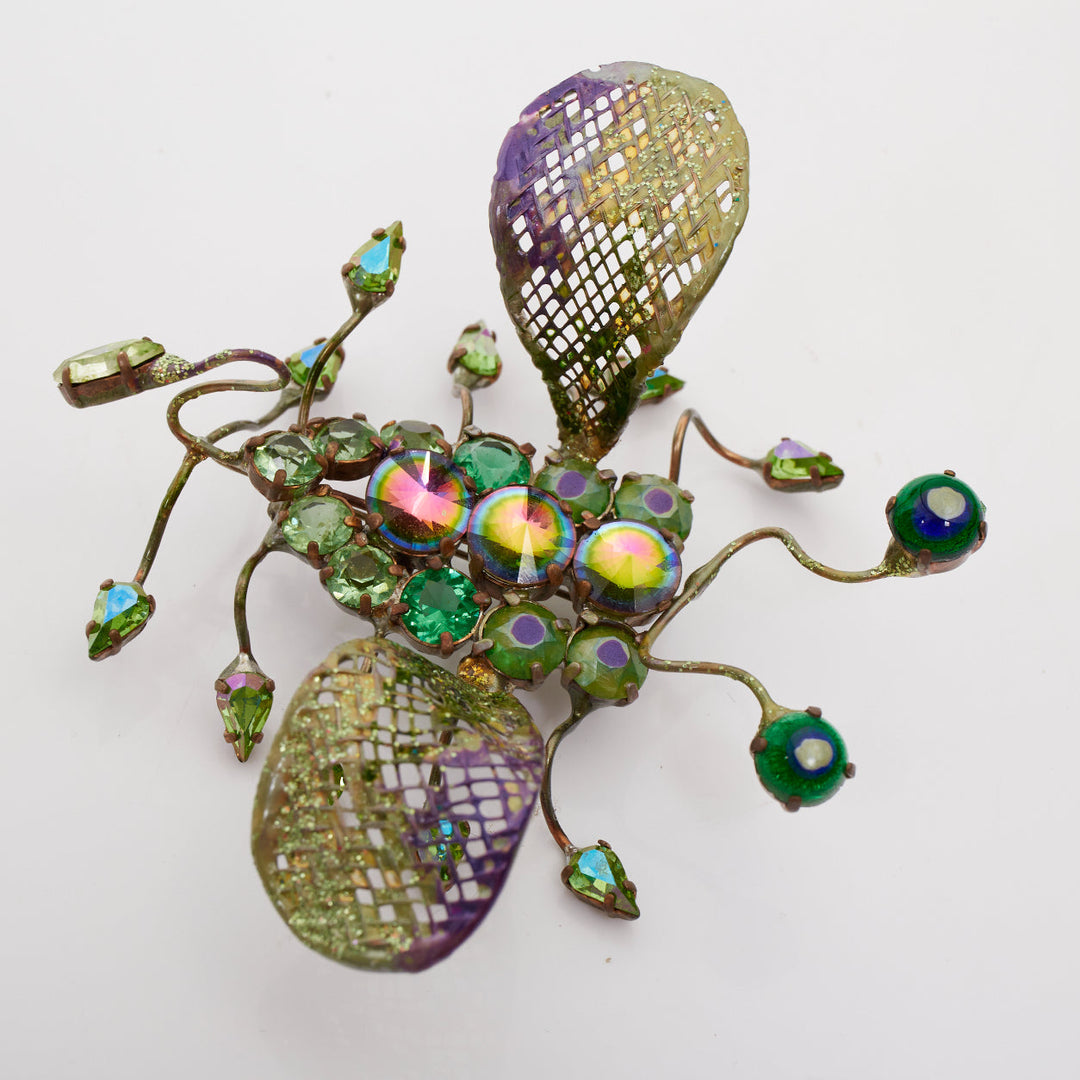 rare ON AURA TOUT VU 2013 Cosmic Beetle green crystal wing bug insect brooch