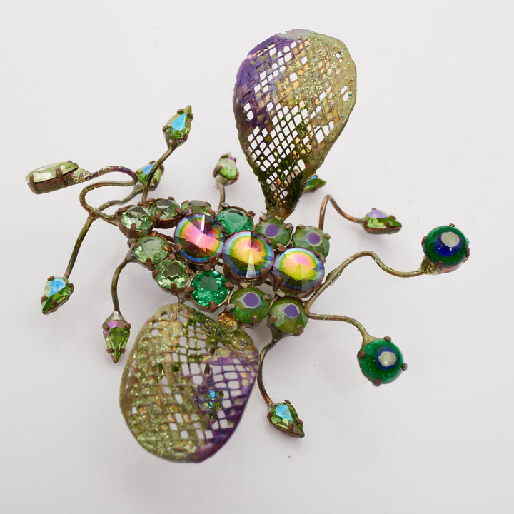 rare ON AURA TOUT VU 2013 Cosmic Beetle green crystal wing bug insect brooch