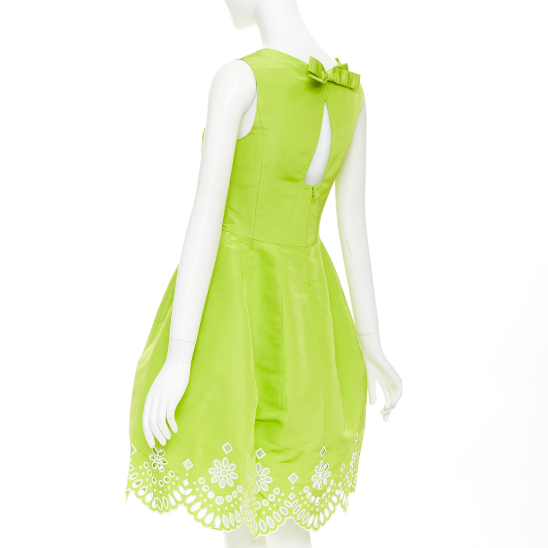 OSCAR DE LA RENTA S15 light green silk organza scalloped eyelet dress US6 M