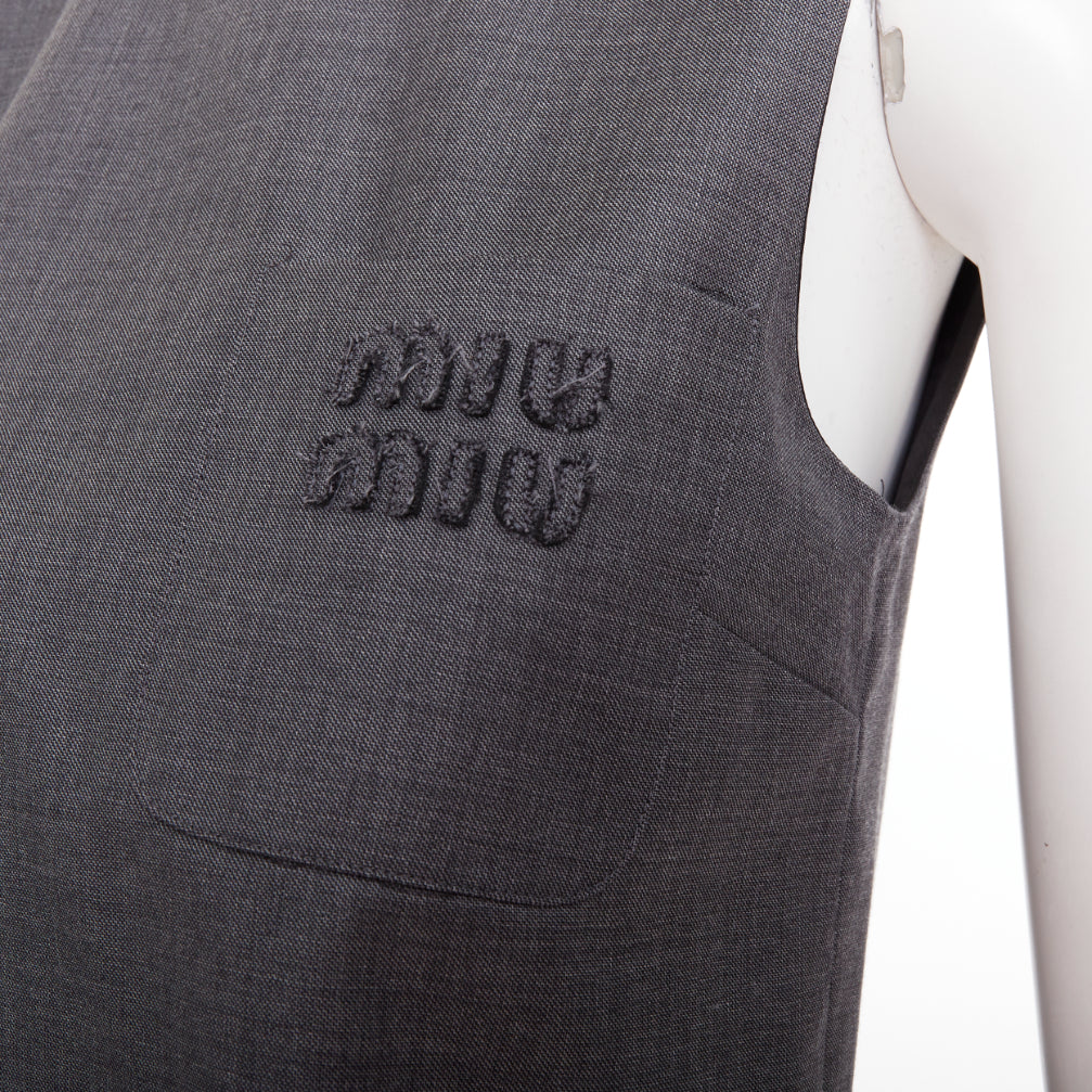 MIU MIU 2022 Runway grey virgin wool Grisaille logo crop top IT36 XXS