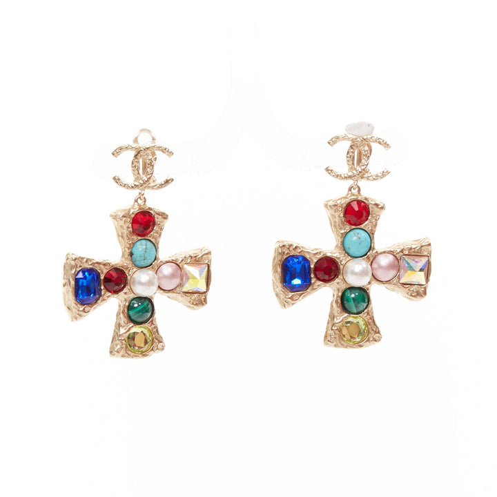 CHANEL 2022 Bijoux de Couture Orecchini Cross gold CC crucifix clip earring Pair
