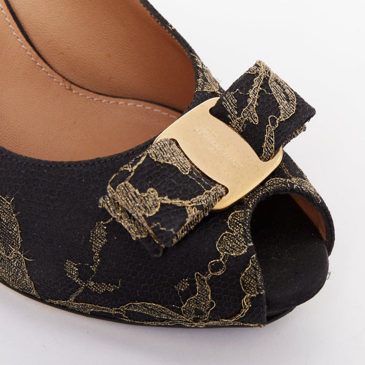 SALVATORE FERRAGAMO Teodora black gold lace Vera bow peep toe pumps Size.8