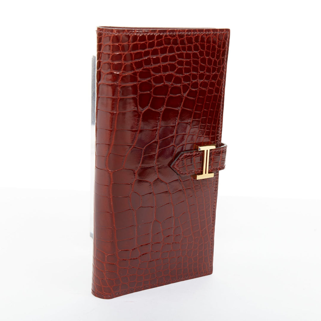 HERMES Bearn gusset Rouge H shiny scaled leather gold hardware long wallet