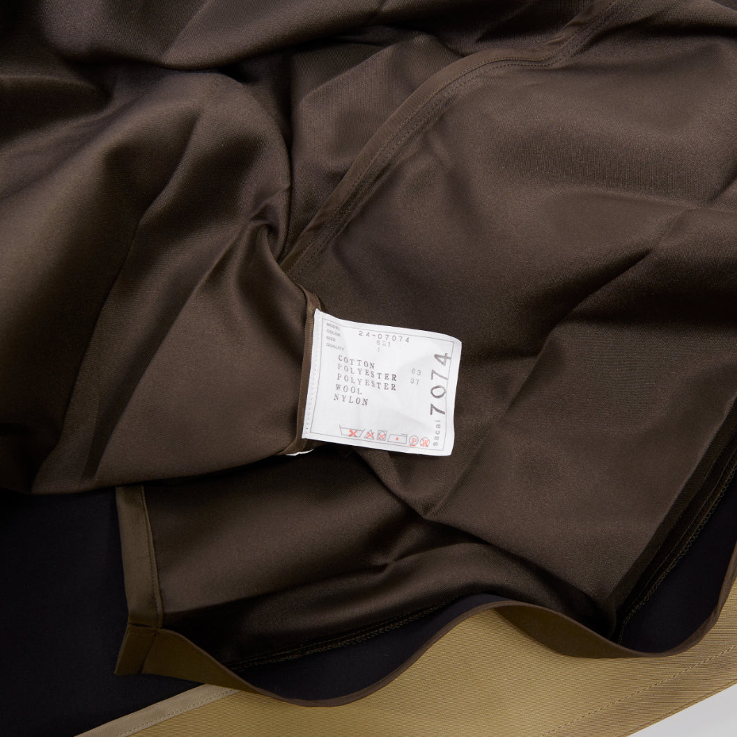 SACAI 2024 Runway sleeveless asymmetric khaki cotton blend trench dress JP1 S