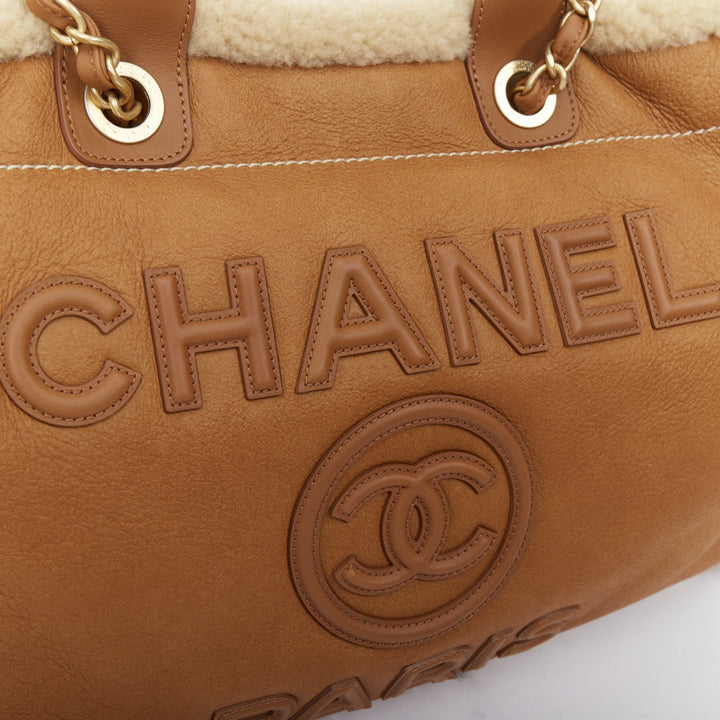 CHANEL 2024 Runway Deauville brown lambskin leather teddy shearling tote bag