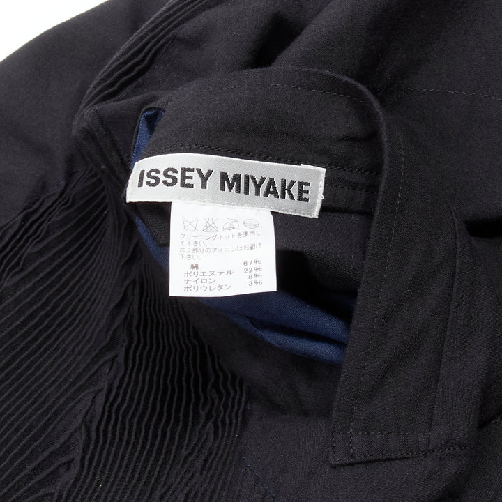 ISSEY MIYAKE black blue cotton blend pleated shoulder 3D cut coat JP2 M