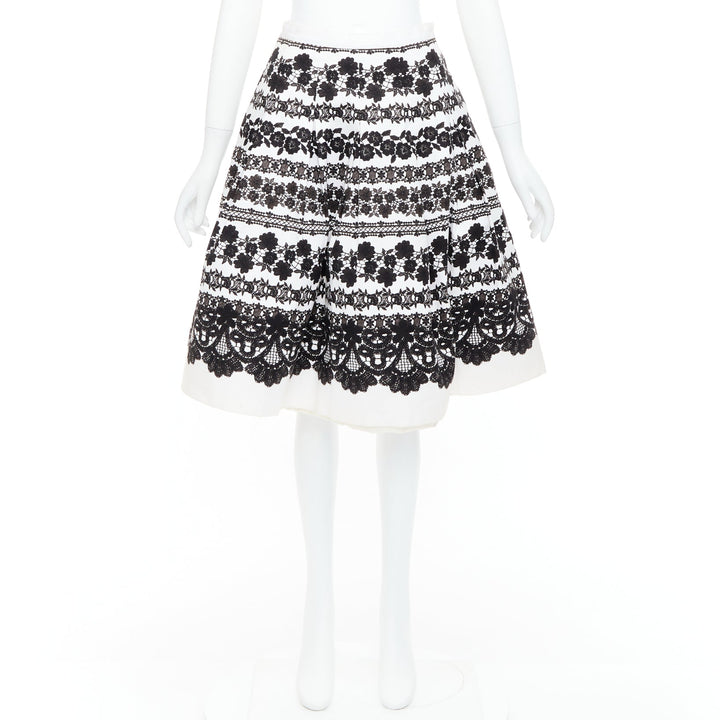 OSCAR DE LA RENTA 2014 white black floral lace print flared full skirt US0 XS