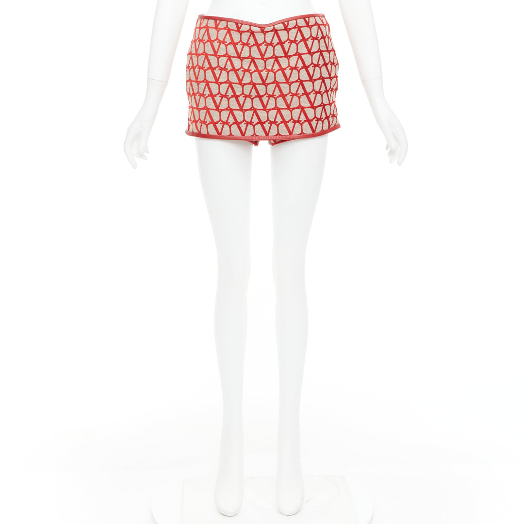 VALENTINO Toile Iconographe red beige logo leather trim mini skort IT38 XS