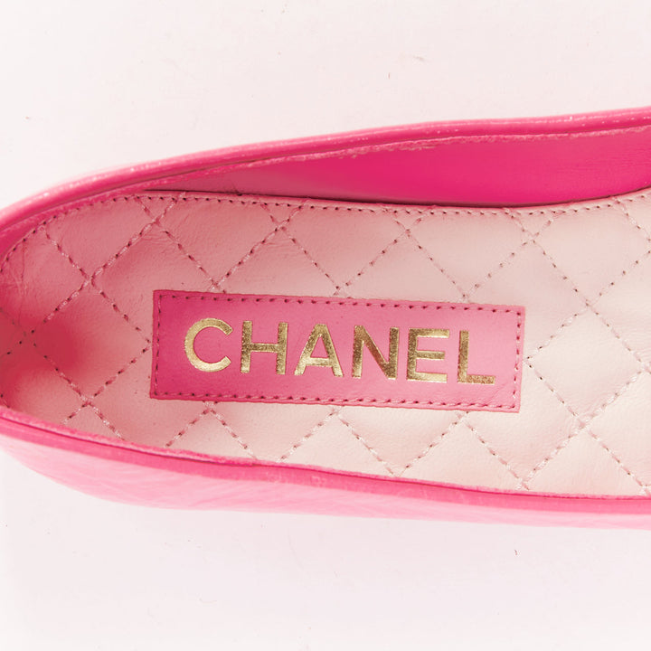 CHANEL 2022 pink crinkled leather cap toe ankle chain CC charm ballet flats EU36