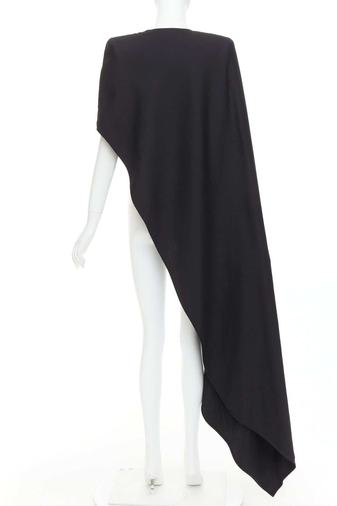 ALEXANDRE VAUTHIER COUTURE AW2023 Runway black power asymmetric drape top