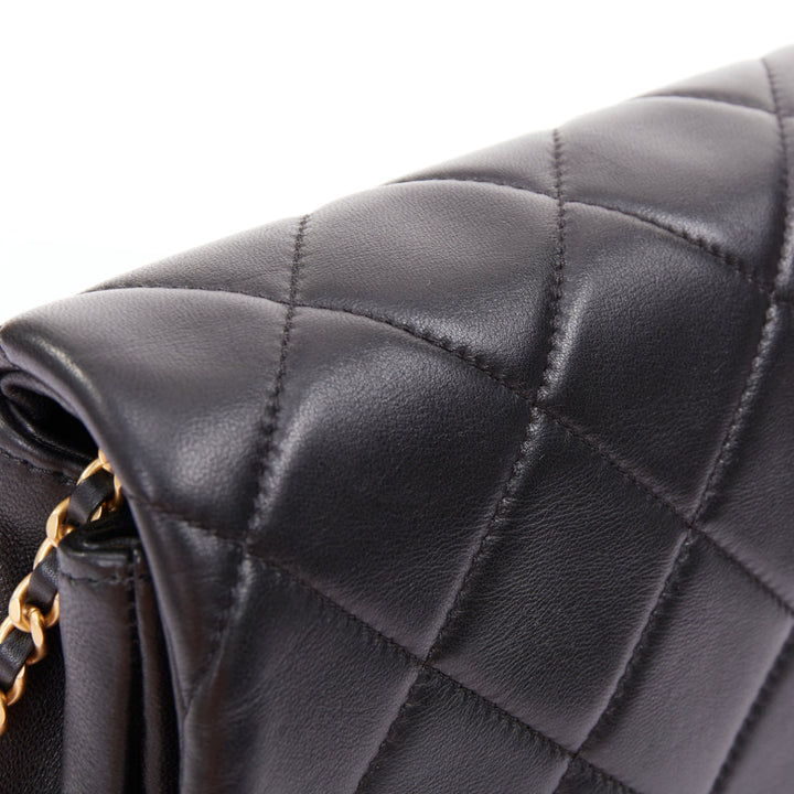CHANEL 2019 Runway black lambskin diamond quilted gold single side crossbody bag