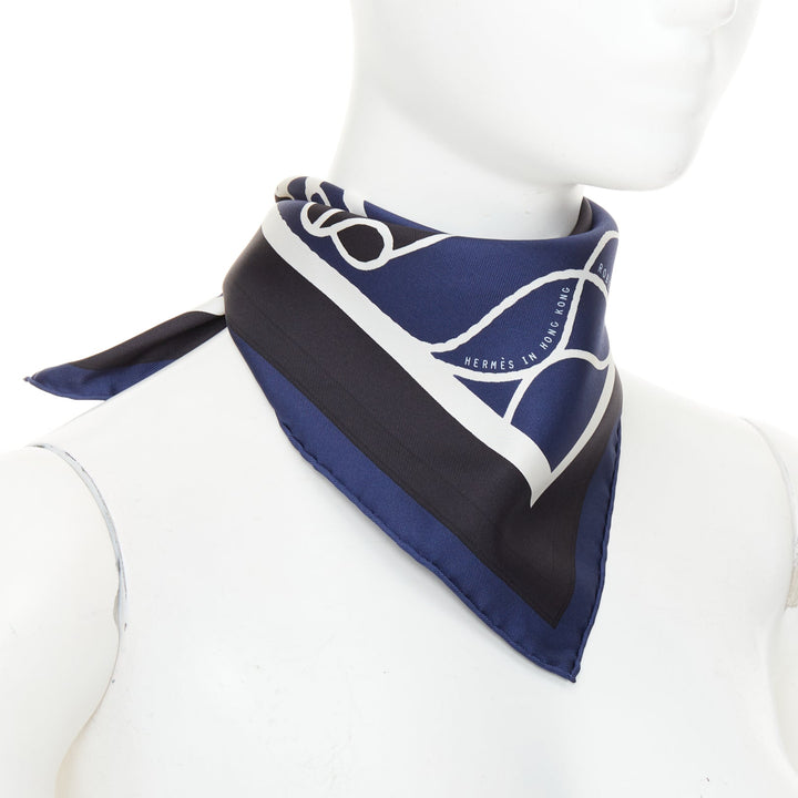 HERMES Limited Edition Robe du Soir Hong Kong 40 Silk navy black square scarf