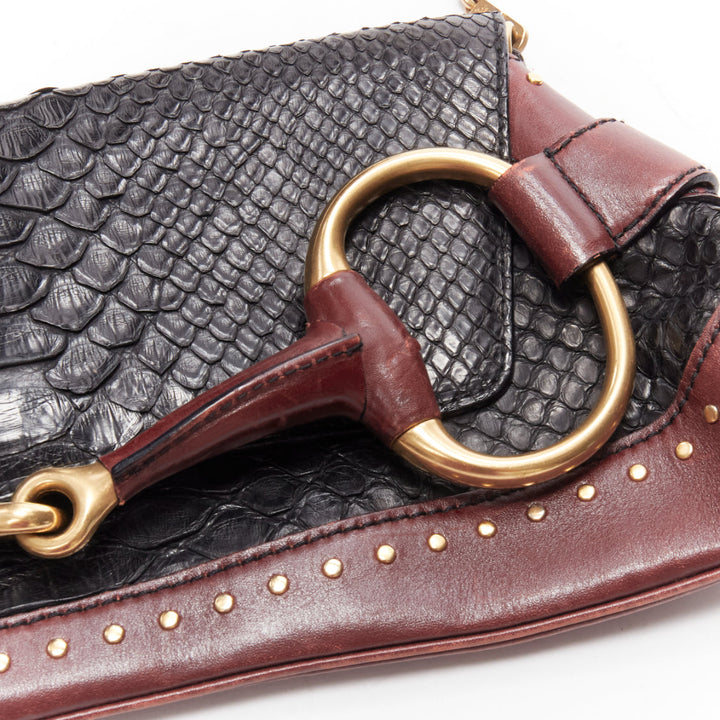 GUCCI Tom Ford Vintage Horsebit black leather gold buckle shoulder chain bag