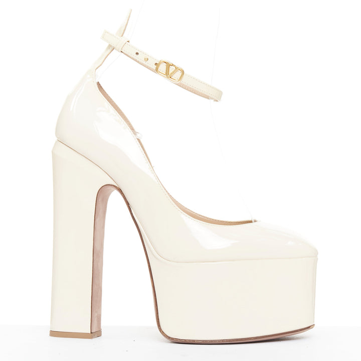 VALENTINO Tan-Go cream patent leather V logo strap platform pumps EU35
