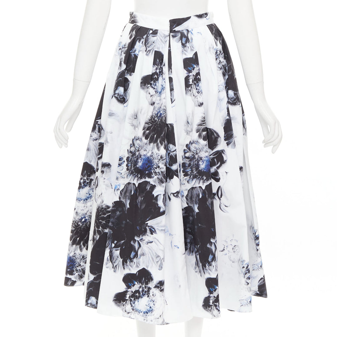 ALEXANDER MCQUEEN 2023 Chiaroscuro blue white floral print midi skirt IT38 XS