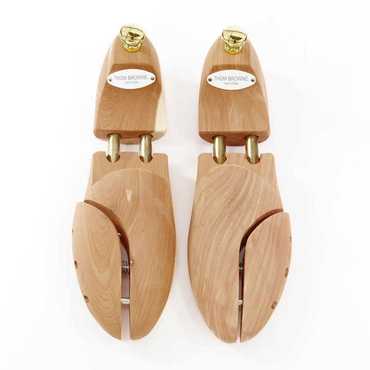 THOM BROWNE brown cedar wood split toe brass knob logo footwear shoe trees M