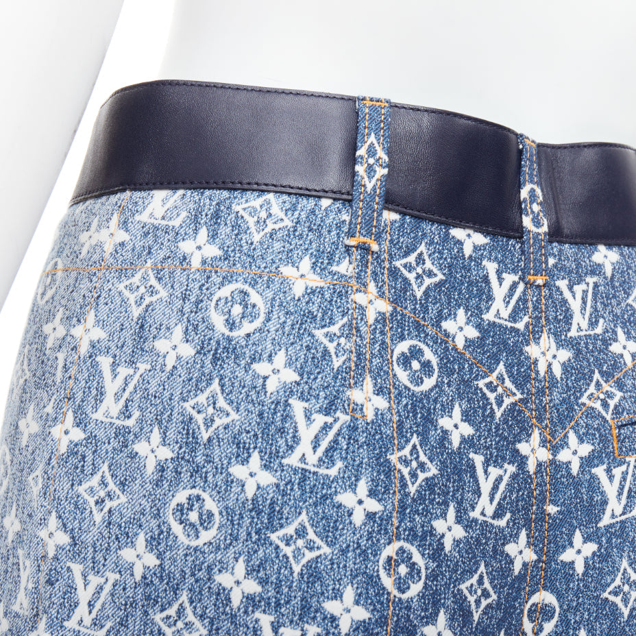 LOUIS VUITTON blue monogram jacquard denim  leather trim zip shorts FR34 XS