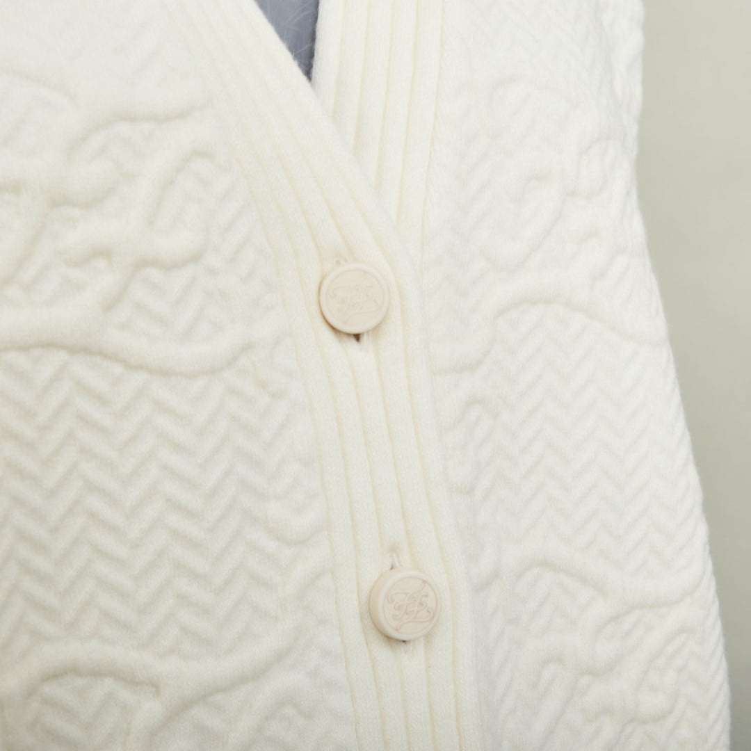 FENDI 2021 heavyknit ivory virgin wool embossed FF monogram cardigan IT38 XS