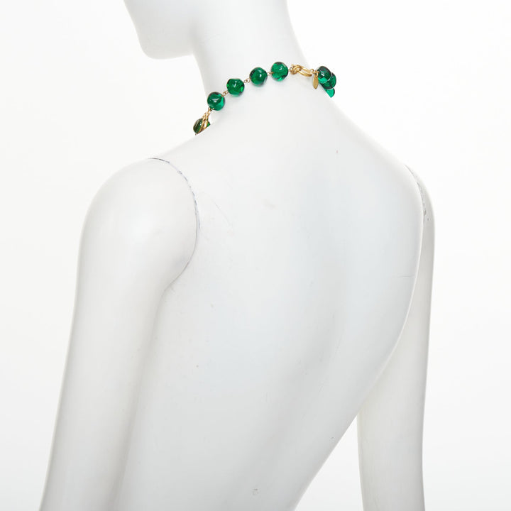 CHANEL 1991 Collection 26 Vintage green gripoix glass cabochon pendan necklace