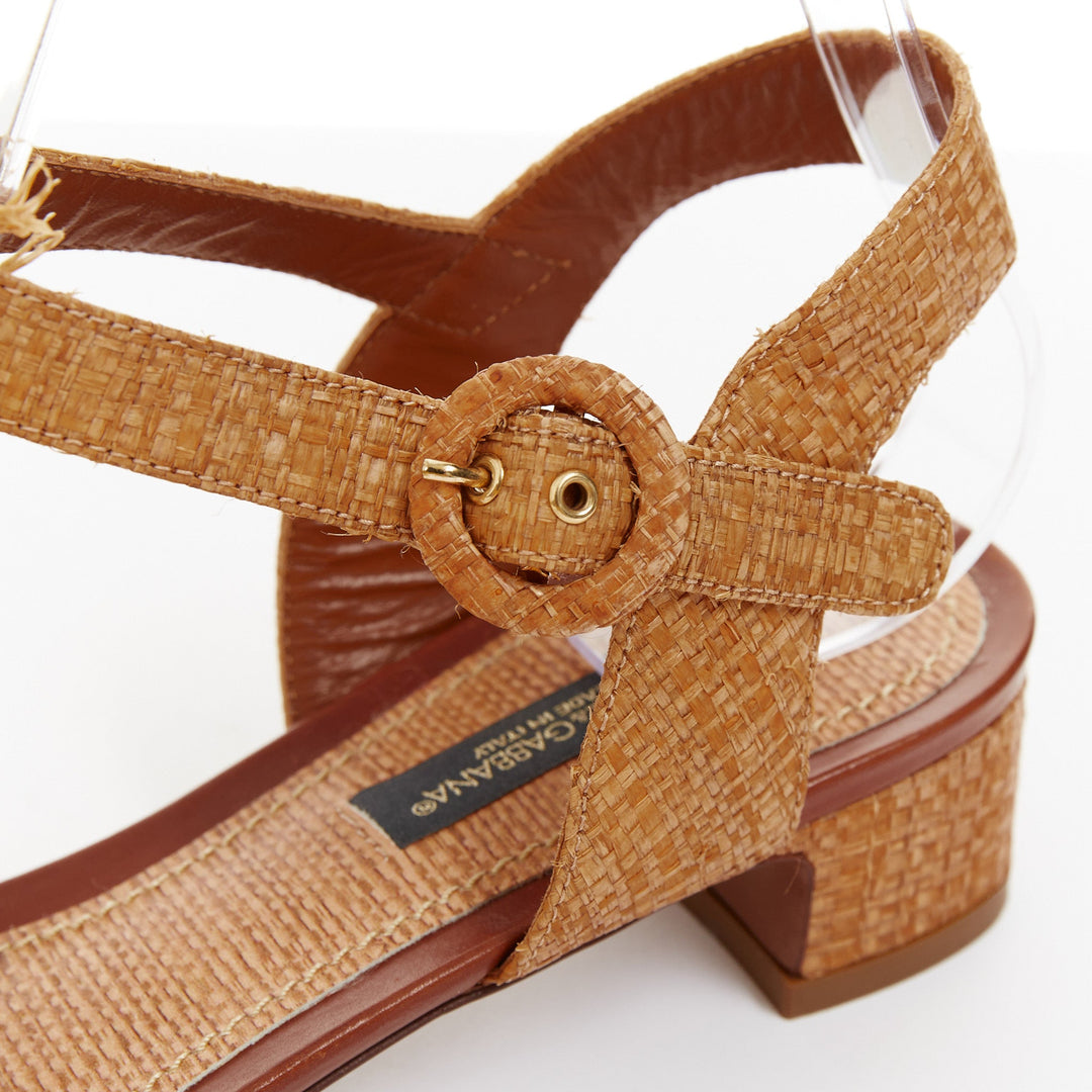 DOLCE GABBANA 2016 Runway beige raffia pom pom crystal starfish sandals EU37
