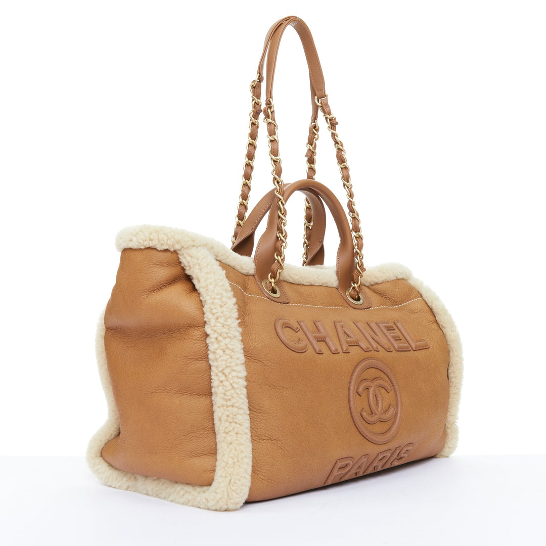 CHANEL 2024 Runway Deauville brown lambskin leather teddy shearling tote bag