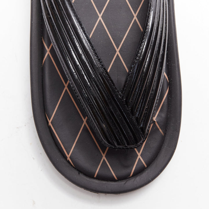LOUIS VUITTON Desert Dream black leather geta thong sandals EU38