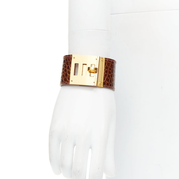 HERMES Kelly Dog brown polished gator leather GHW turnlock bracelet
