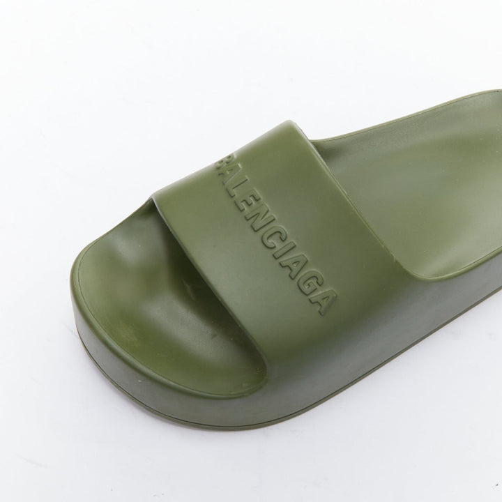 BALENCIAGA Chunky green debossed logo rubber platform pool slides EU36