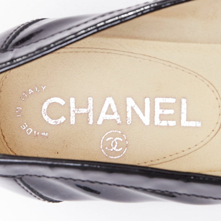 CHANEL black patent leather interlocking CC logo loafers EU36.5