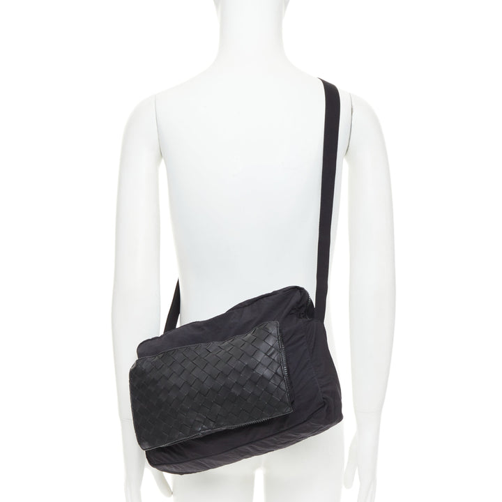 BOTTEGA VENETA Intrecciato Foldable black nylon woven leather messenger bag