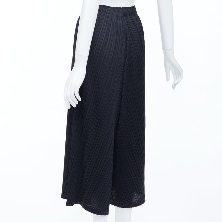 ISSEY MIYAKE Pleats Please black plisse elastic waist cropped pants JP3 L