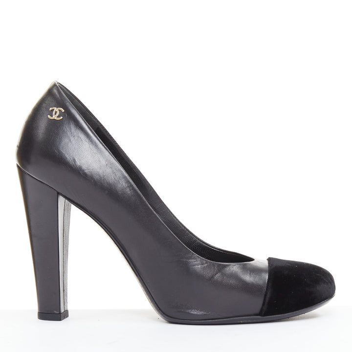 CHANEL black leather silver CC logo velvet toe cap round toe block pumps EU39.5