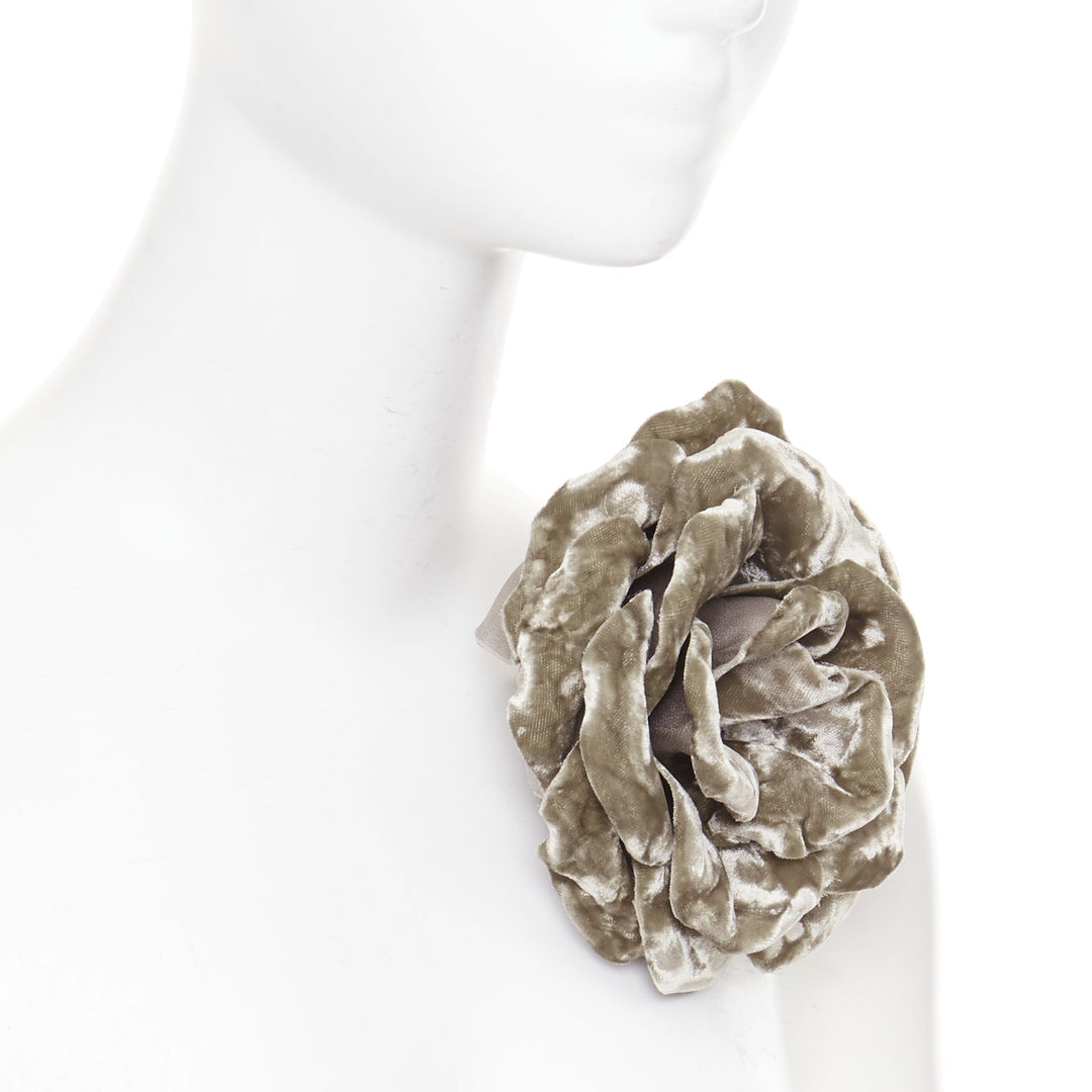 rare SAINT LAURENT 2022 Large Wild Rose flower light grey crush velvet brooch