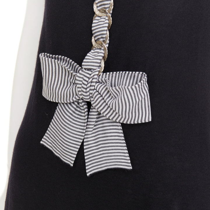 CHANEL 07P Runway black cashmere silk off white bow metal chain dress FR38 M