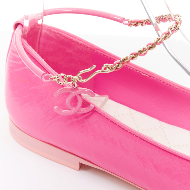 CHANEL 2022 pink crinkled leather cap toe ankle chain CC charm ballet flats EU36