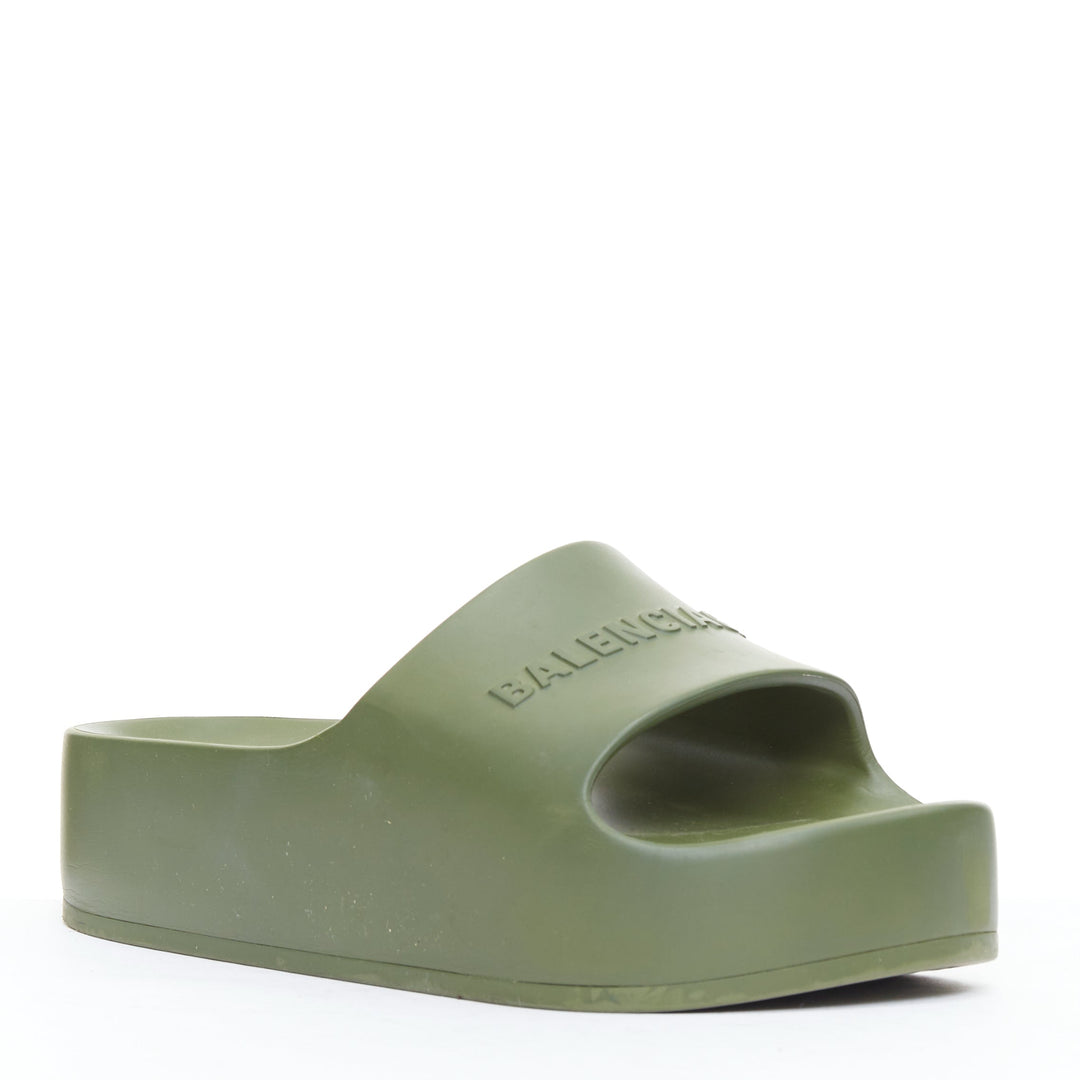 BALENCIAGA Chunky green debossed logo rubber platform pool slides EU36