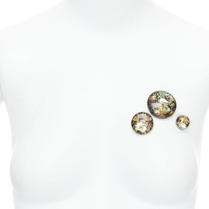 CHANEL 05P Vintage Set of 3 green resin gold CC logo glitter speckle pin brooch