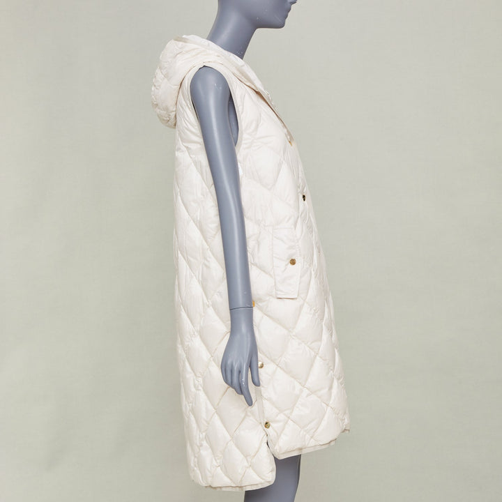 MAX MARA 2023 THE CUBE Sisoft diamond quilted hooded light grey vest IT36 XXS