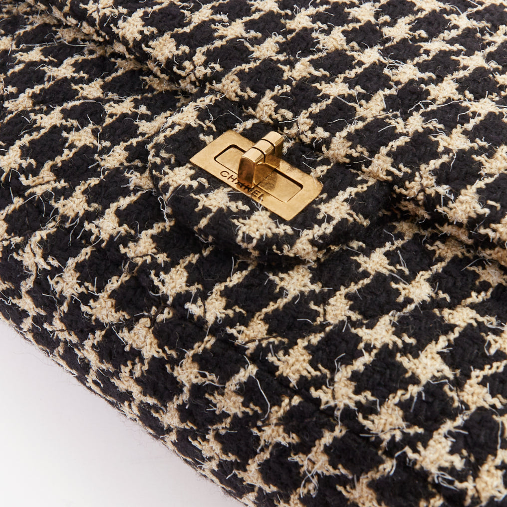 rare CHANEL 2015 Reissue 2.55 Brasserie Gabrielle houndstooth tweed flap bag