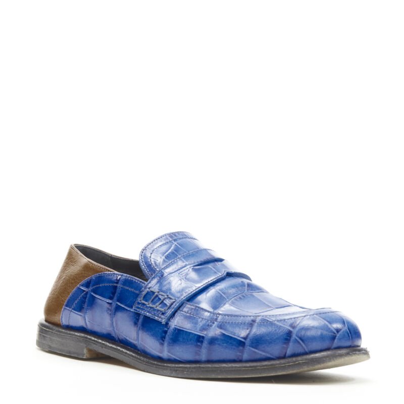 Female mannequin wearing Loewe by JW Anderson Blue Leather Women Flats in Size EU36 | Available at JHROP