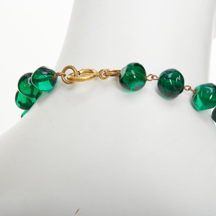 CHANEL 1991 Collection 26 Vintage green gripoix glass cabochon pendan necklace
