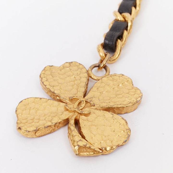 CHANEL 1995 Vintage four leaf clover black leather interwoven gold chain keyring