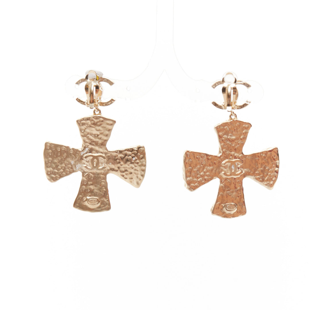 CHANEL 2022 Bijoux de Couture Orecchini Cross gold CC crucifix clip earring Pair