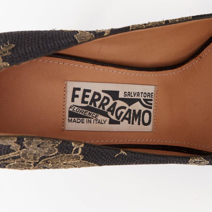 SALVATORE FERRAGAMO Teodora black gold lace Vera bow peep toe pumps Size.8