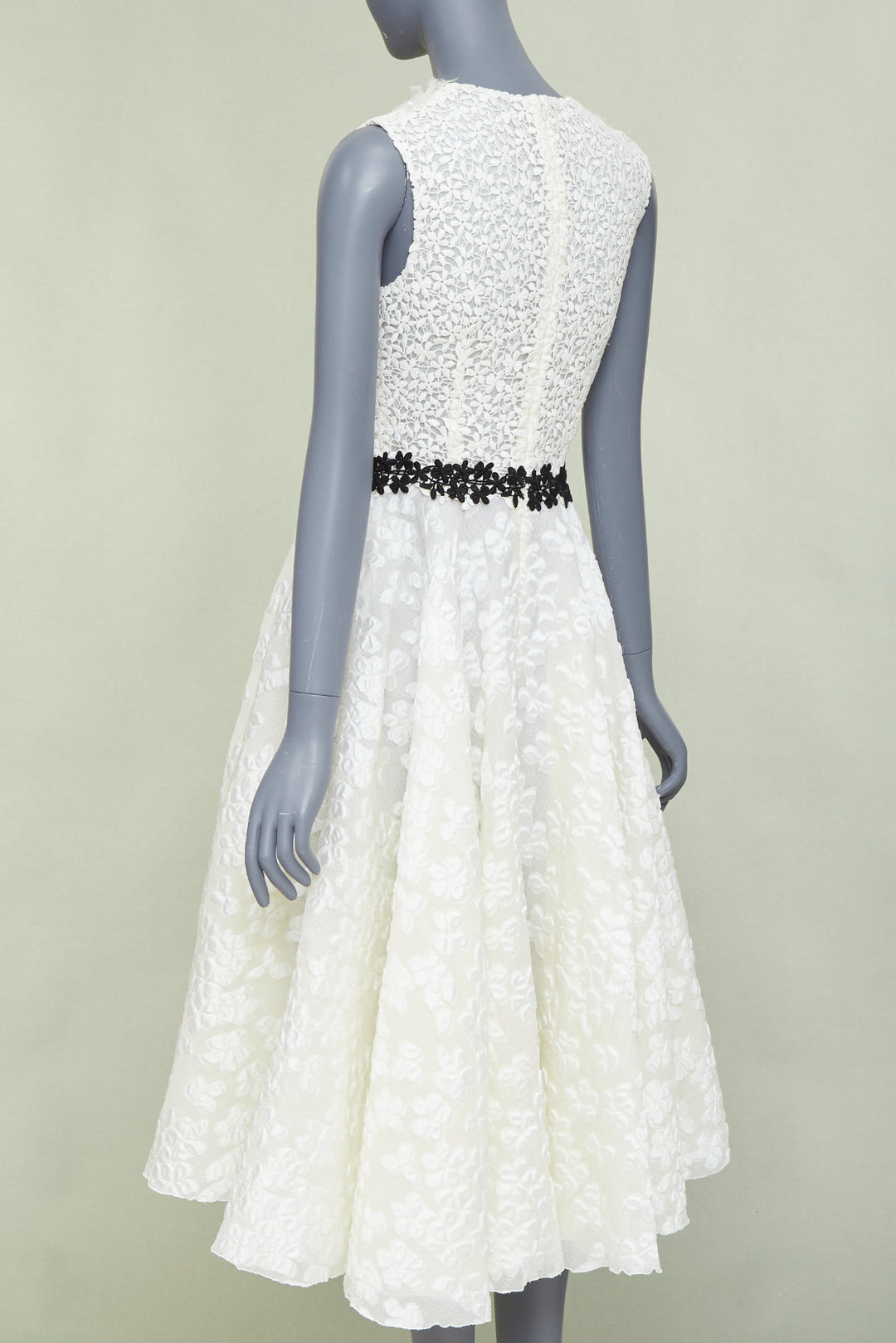 GIAMBATTISTA VALLI ivory floral cloque lace body sleeveless bridal dress IT40 S